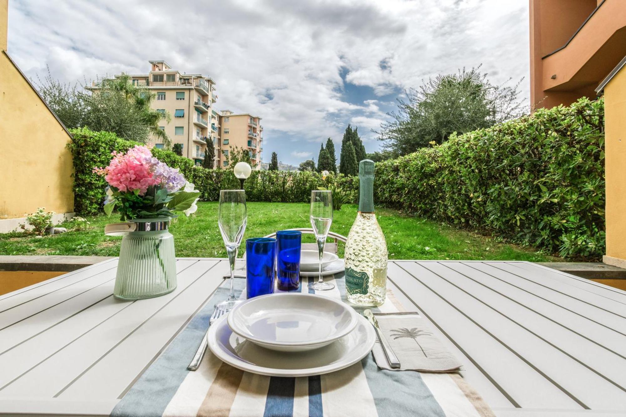 Elegante Appartamento Con Piscina - Wi-Fi & Box Privato Сан Ремо Екстериор снимка